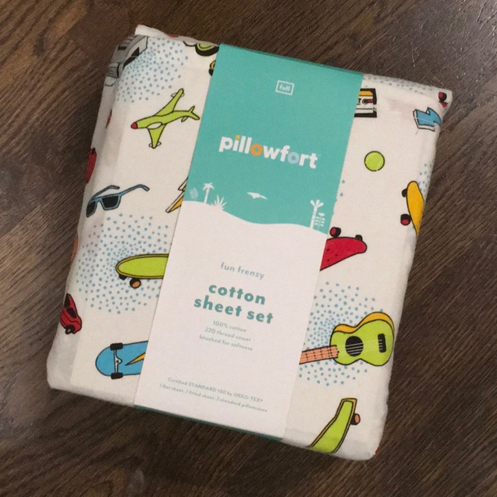 Pillowfort cotton sheet set - NWT!